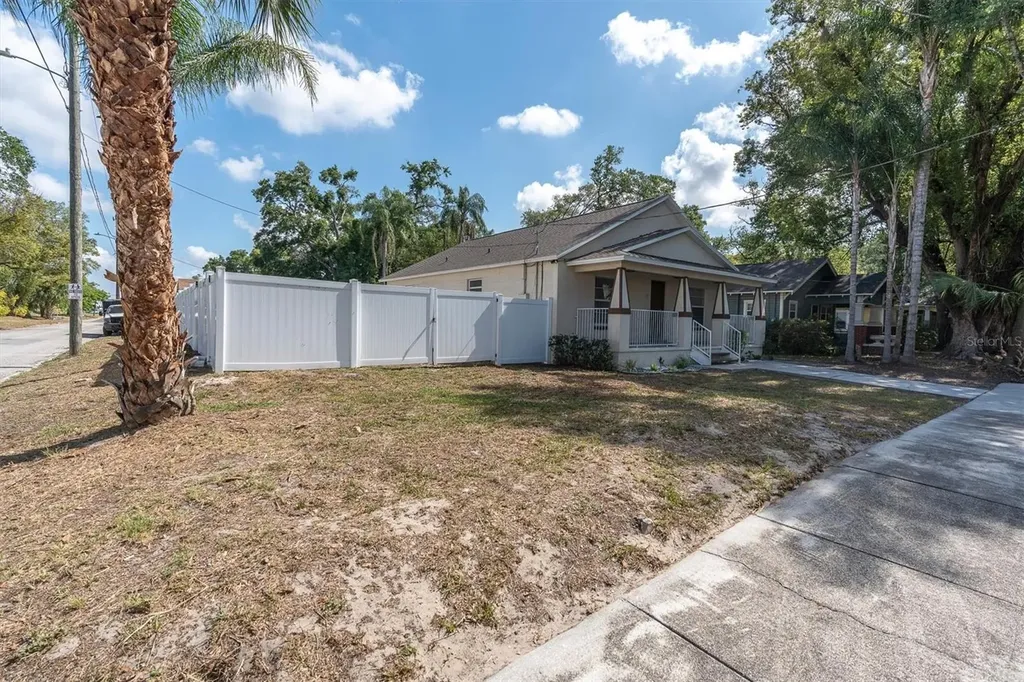 802 E North Bay Street Tampa FL 33603