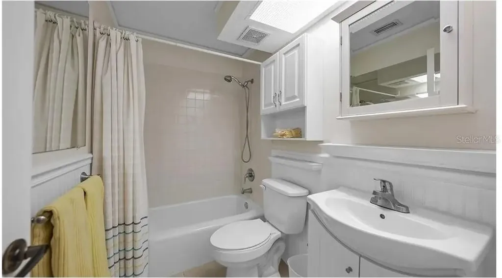 2782 Woodgate Lane Sarasota FL 34231