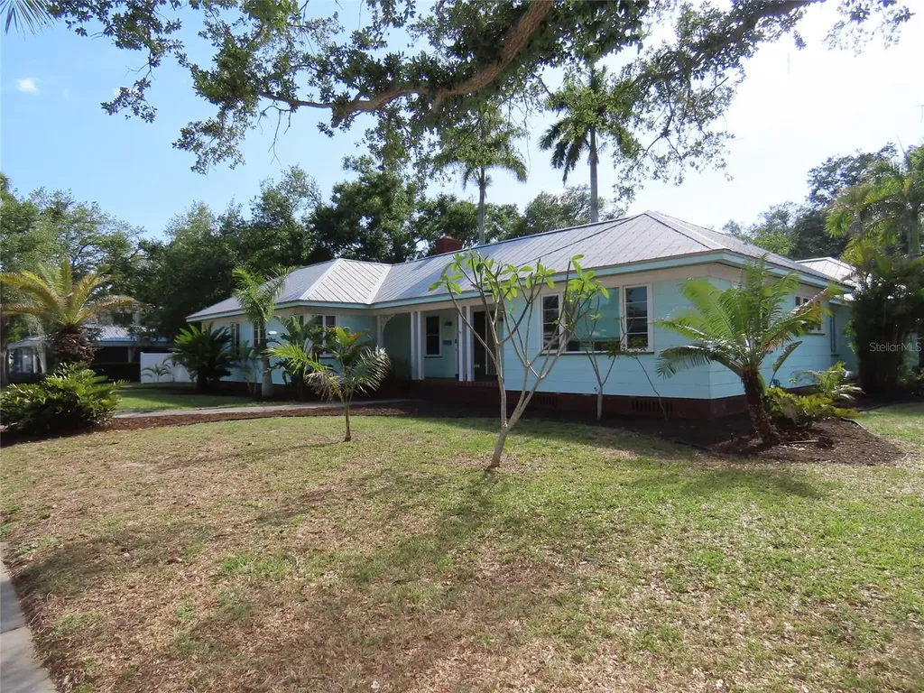 408 27th Street W Bradenton FL 34205