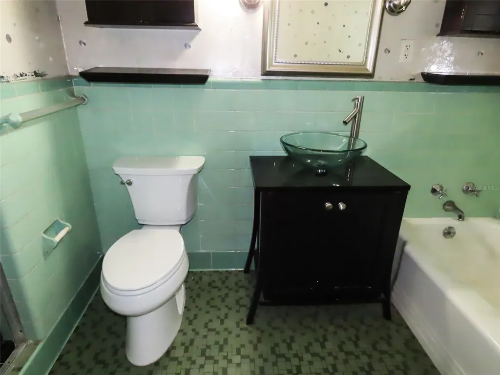 408 27th Street W Bradenton FL 34205