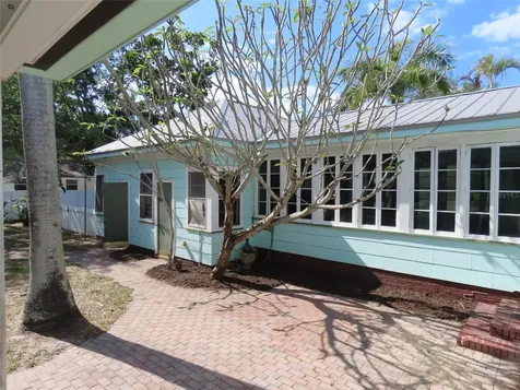 408 27th Street W Bradenton FL 34205