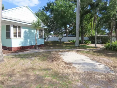 408 27th Street W Bradenton FL 34205
