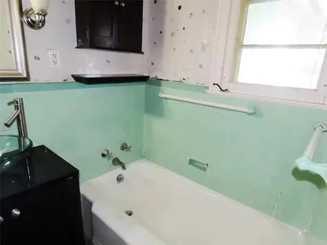 408 27th Street W Bradenton FL 34205