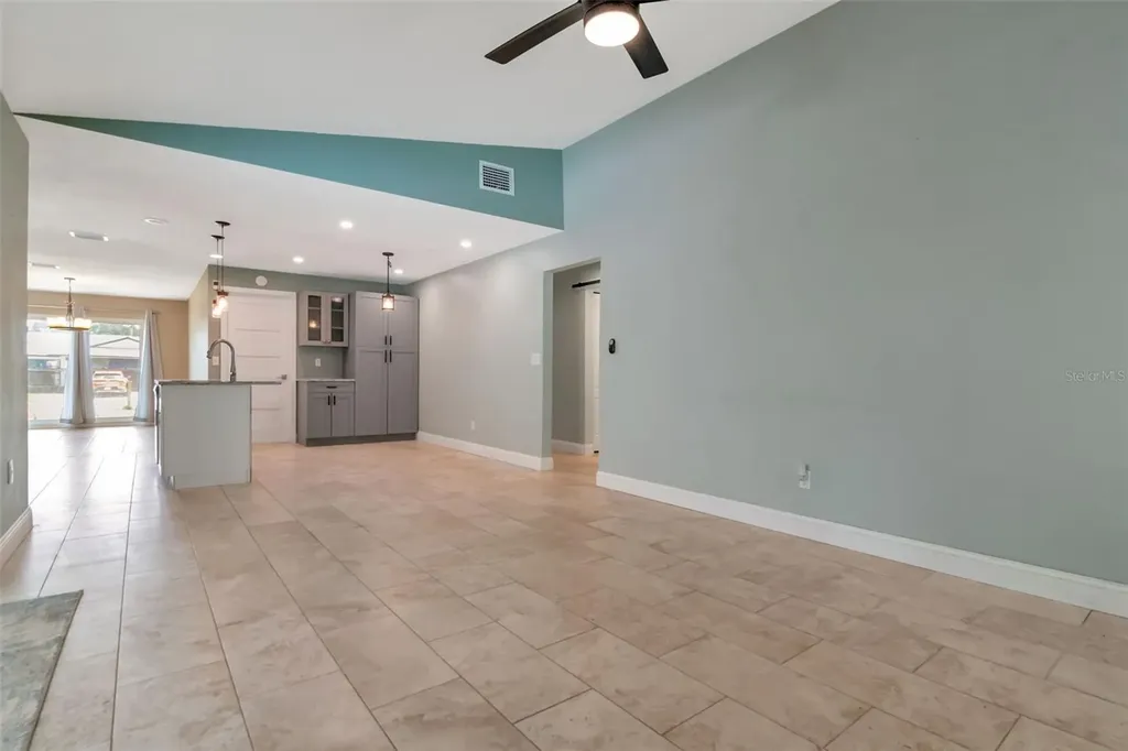 16120 Oakmanor Drive Tampa FL 33624