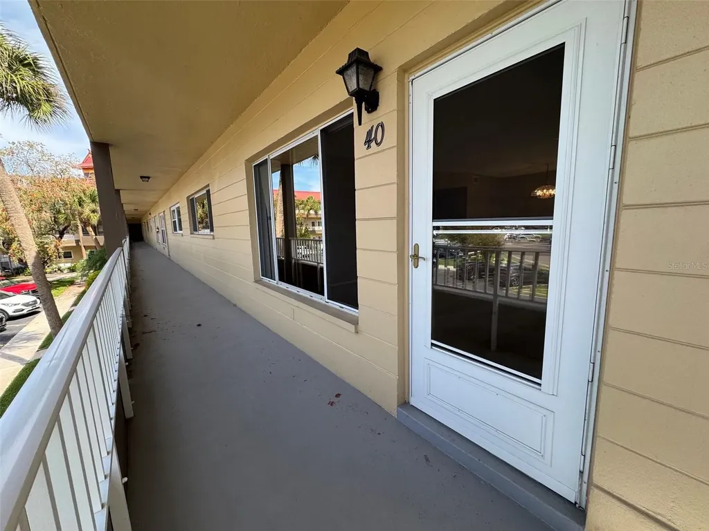 2402 Ecuadorian Way Clearwater FL 33763