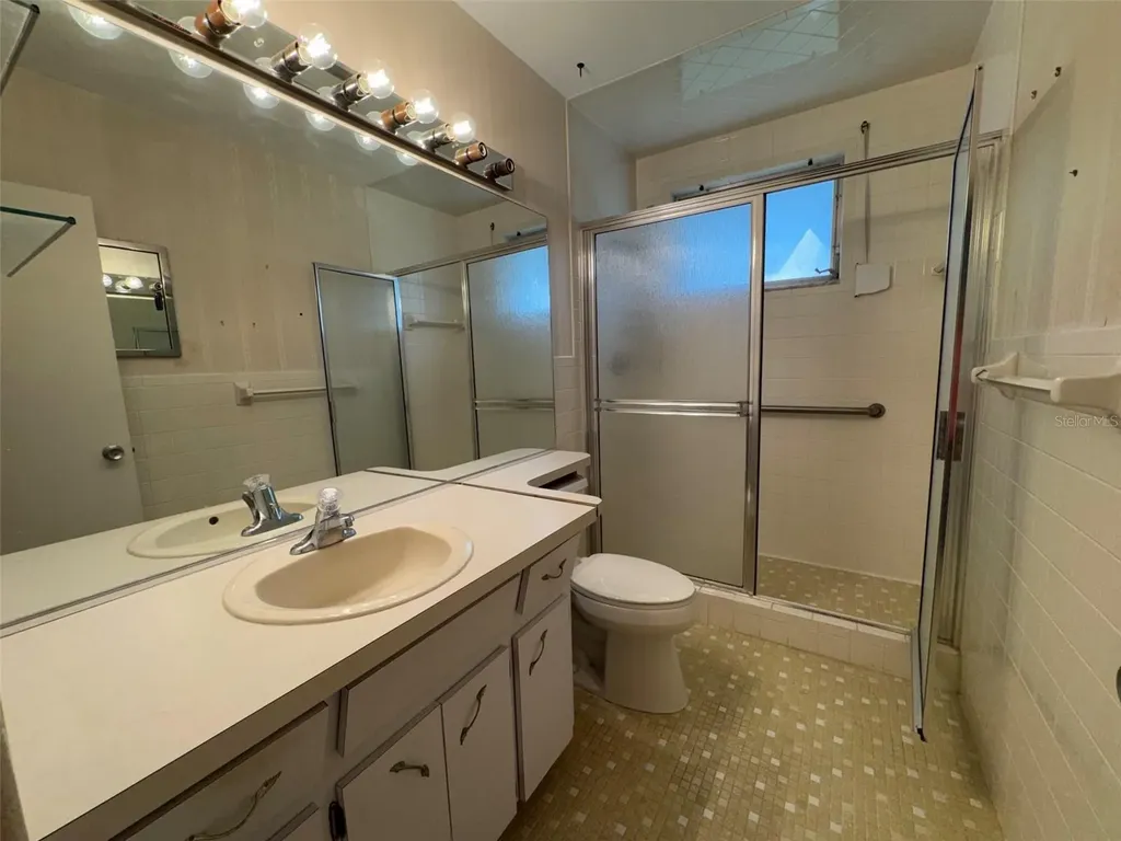 2402 Ecuadorian Way Clearwater FL 33763