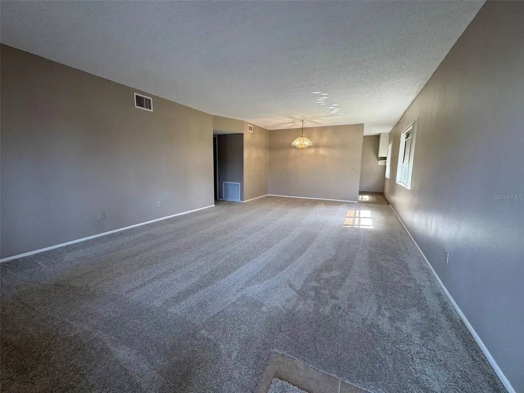 2402 Ecuadorian Way Clearwater FL 33763