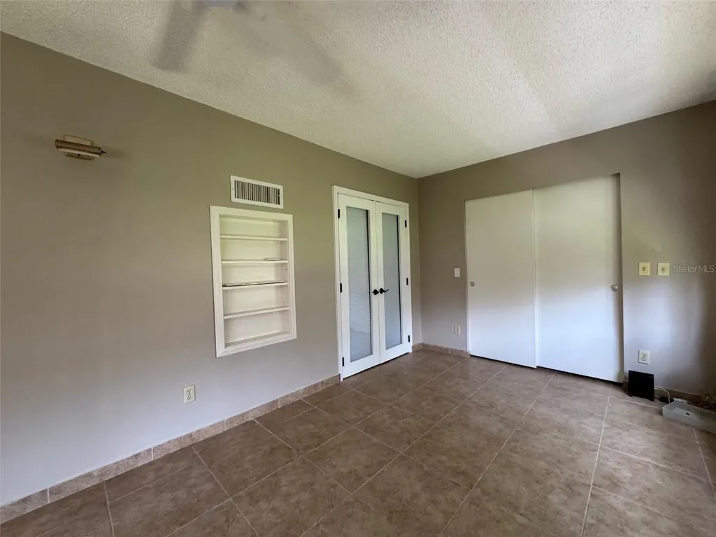 2402 Ecuadorian Way Clearwater FL 33763