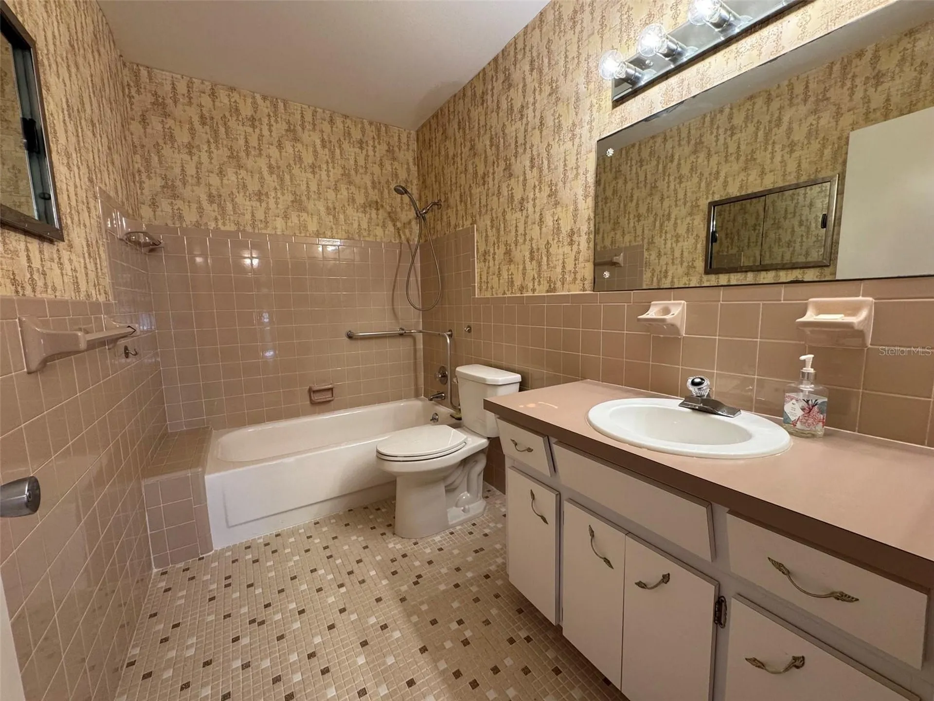 2402 Ecuadorian Way Clearwater FL 33763