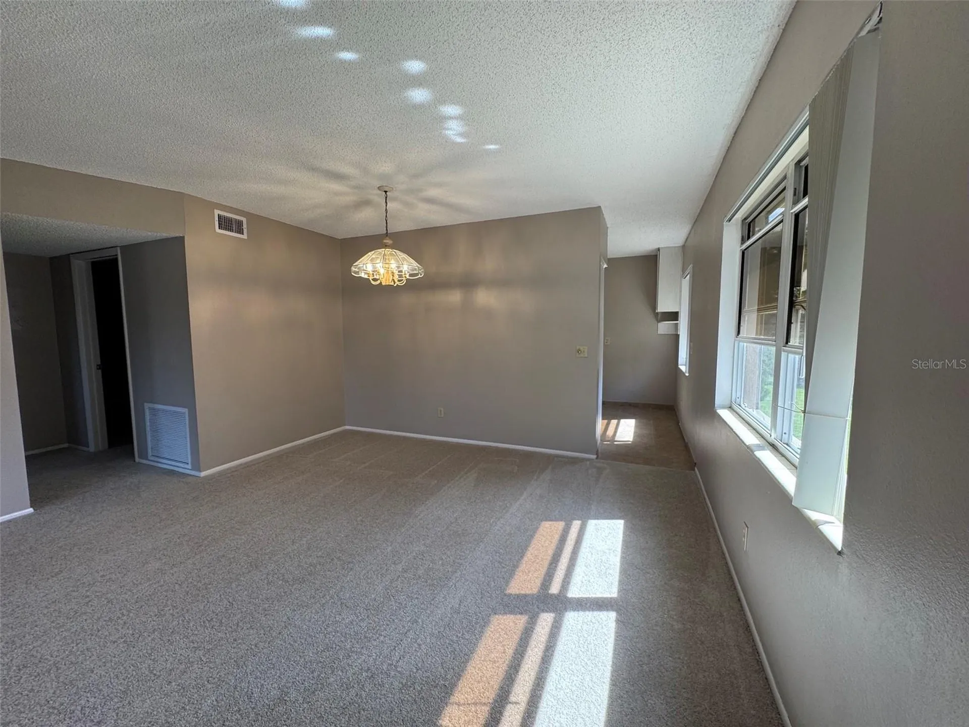 2402 Ecuadorian Way Clearwater FL 33763