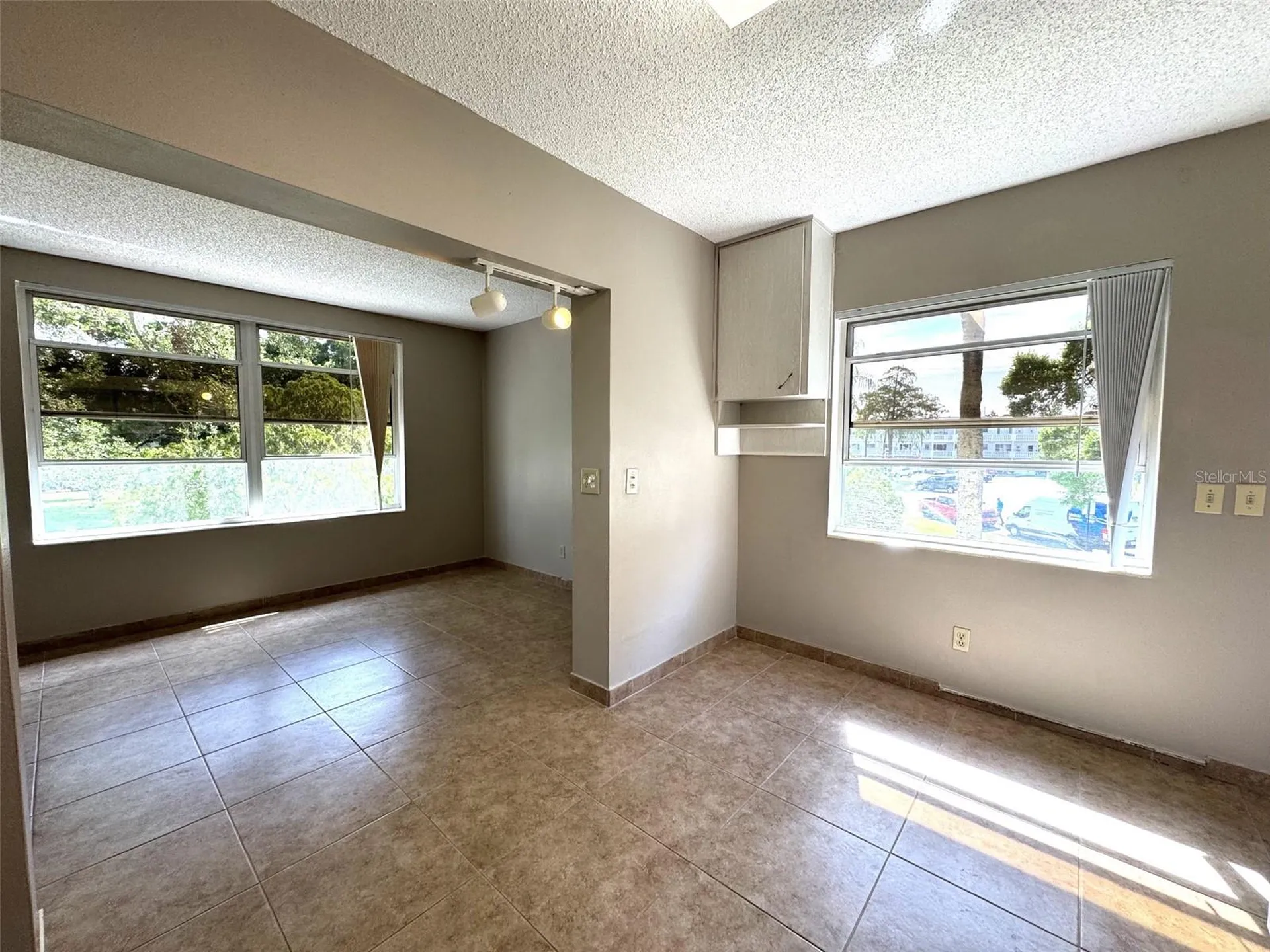 2402 Ecuadorian Way Clearwater FL 33763