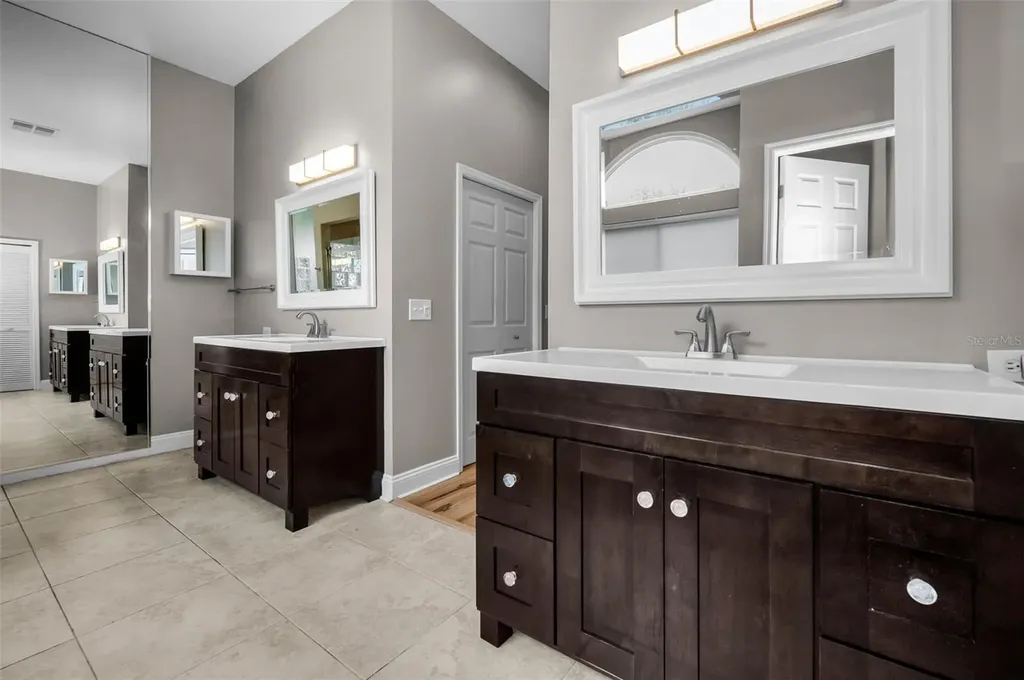 2997 Eagle Estates Circle E Clearwater FL 33761