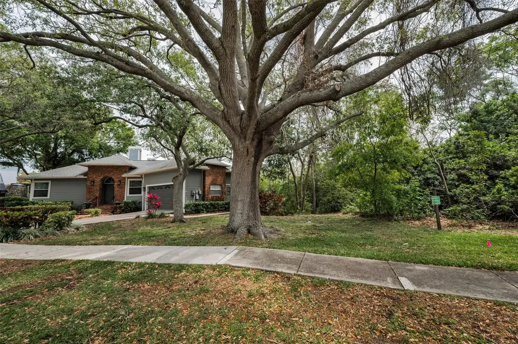 2997 Eagle Estates Circle E Clearwater FL 33761
