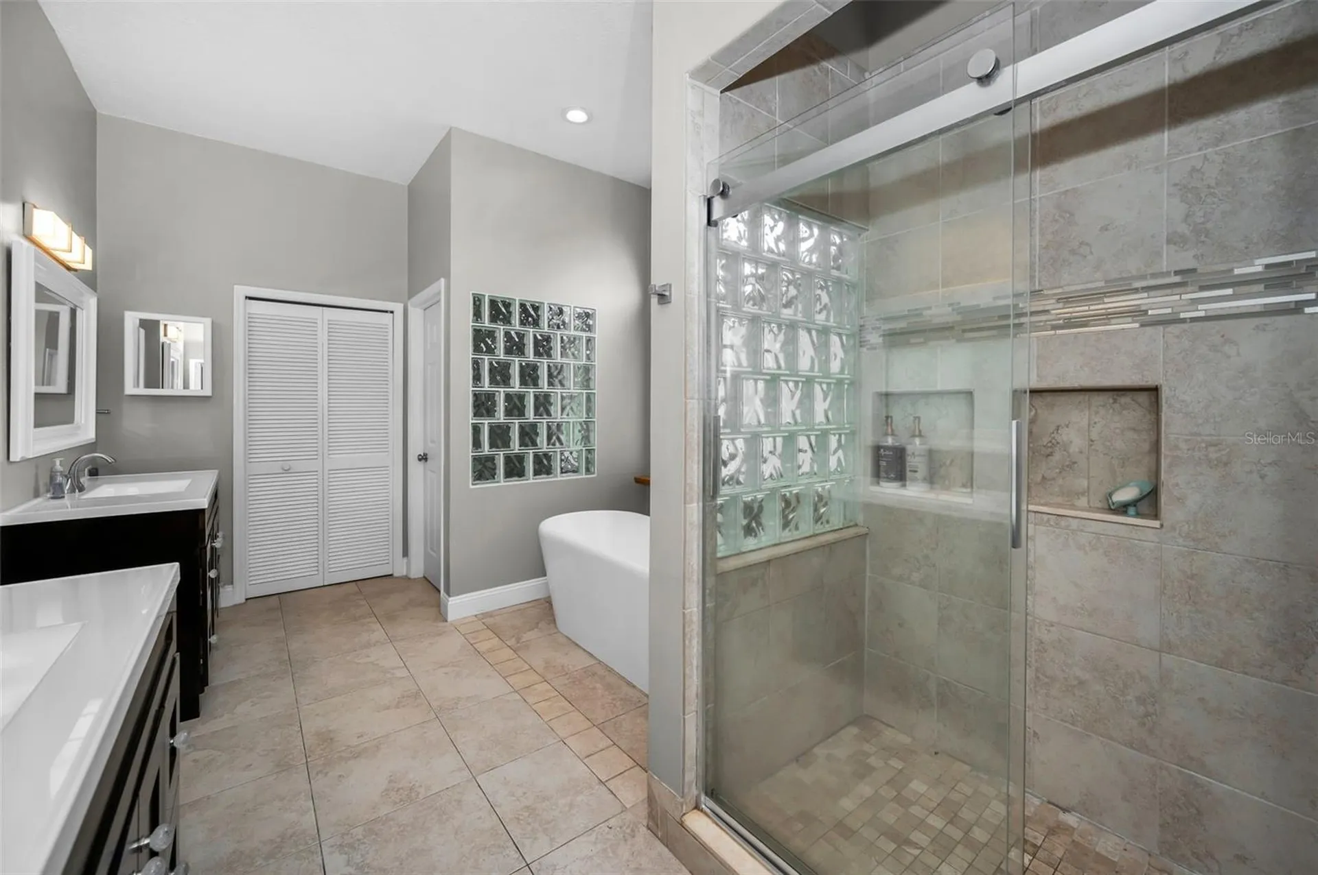 2997 Eagle Estates Circle E Clearwater FL 33761