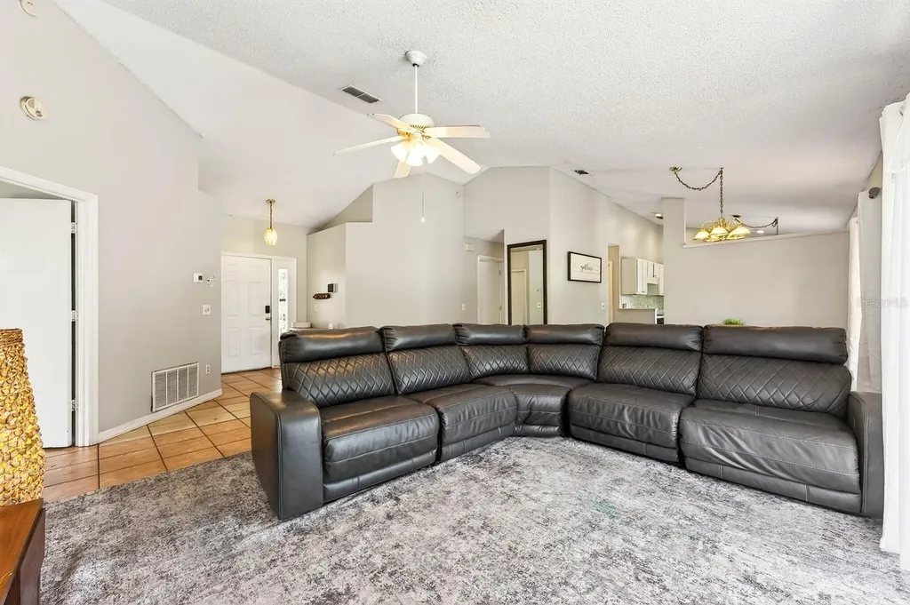 2037 Greystone Trail Orlando FL 32818
