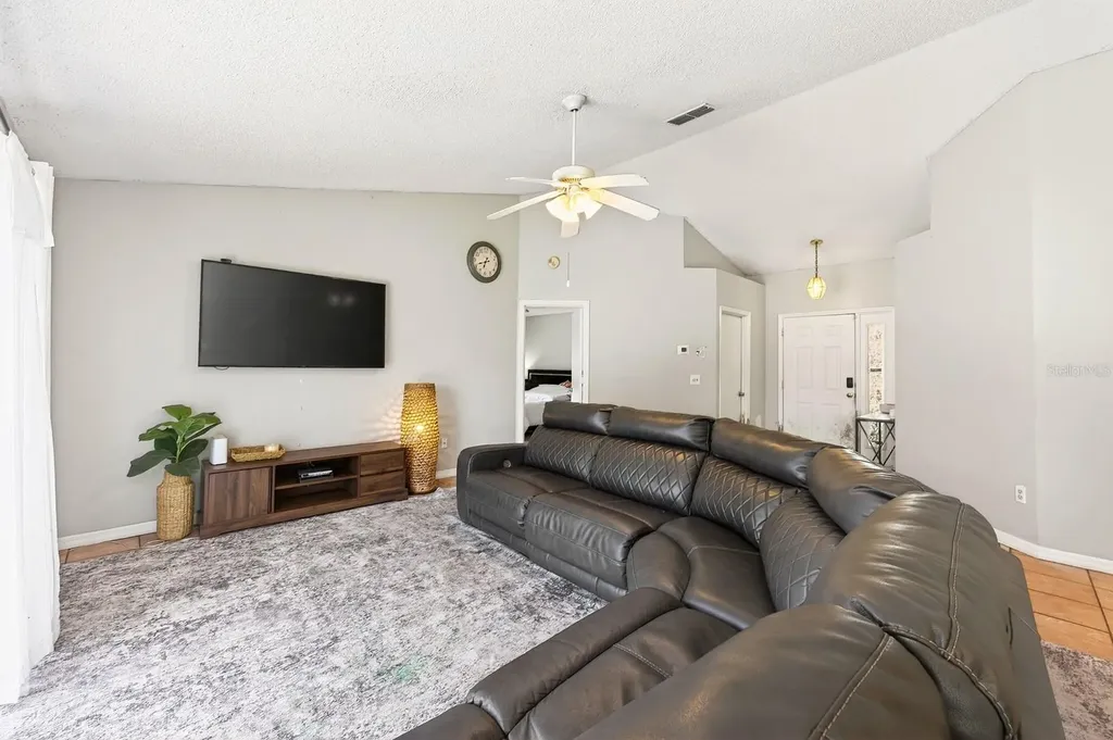 2037 Greystone Trail Orlando FL 32818