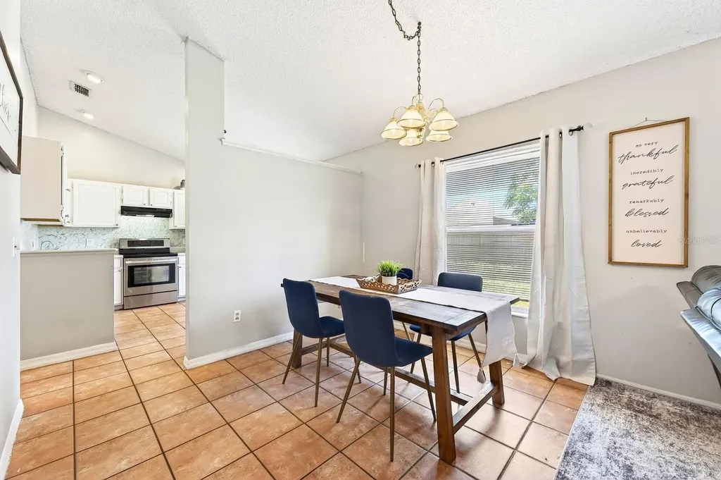 2037 Greystone Trail Orlando FL 32818