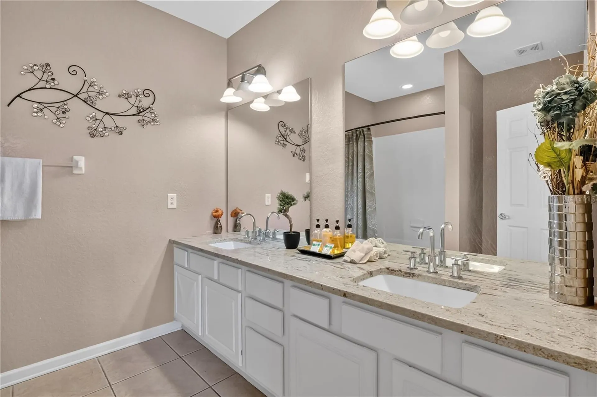 5064 Tideview Circle Orlando FL 32819