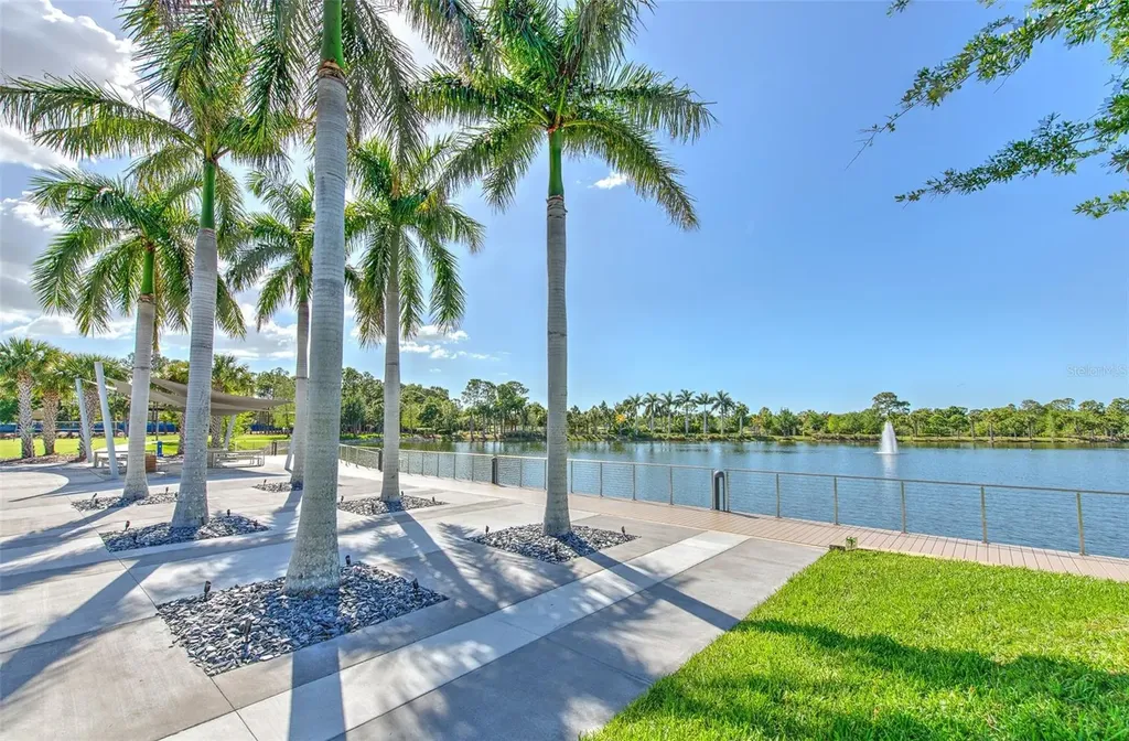 11808 13th Way N St Petersburg FL 33716