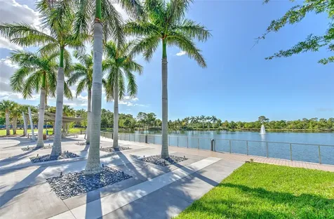 11808 13th Way N St Petersburg FL 33716