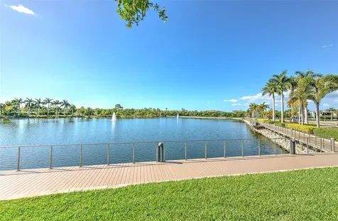 11808 13th Way N St Petersburg FL 33716