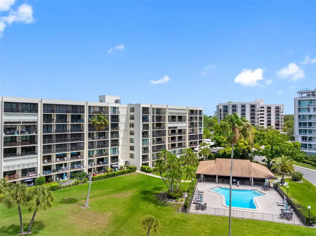 100 Oakmont Lane Belleair FL 33756