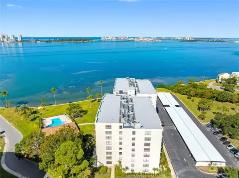 100 Oakmont Lane Belleair FL 33756