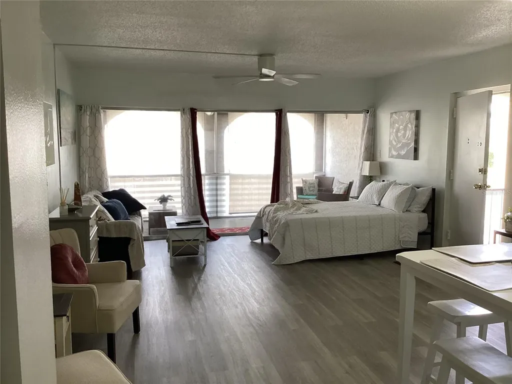 7701 Starkey Road Seminole FL 33777