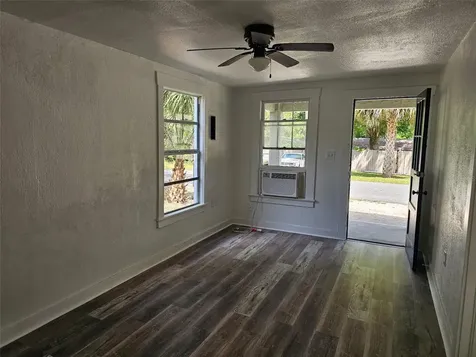 738 Wood Street Deland FL 32724
