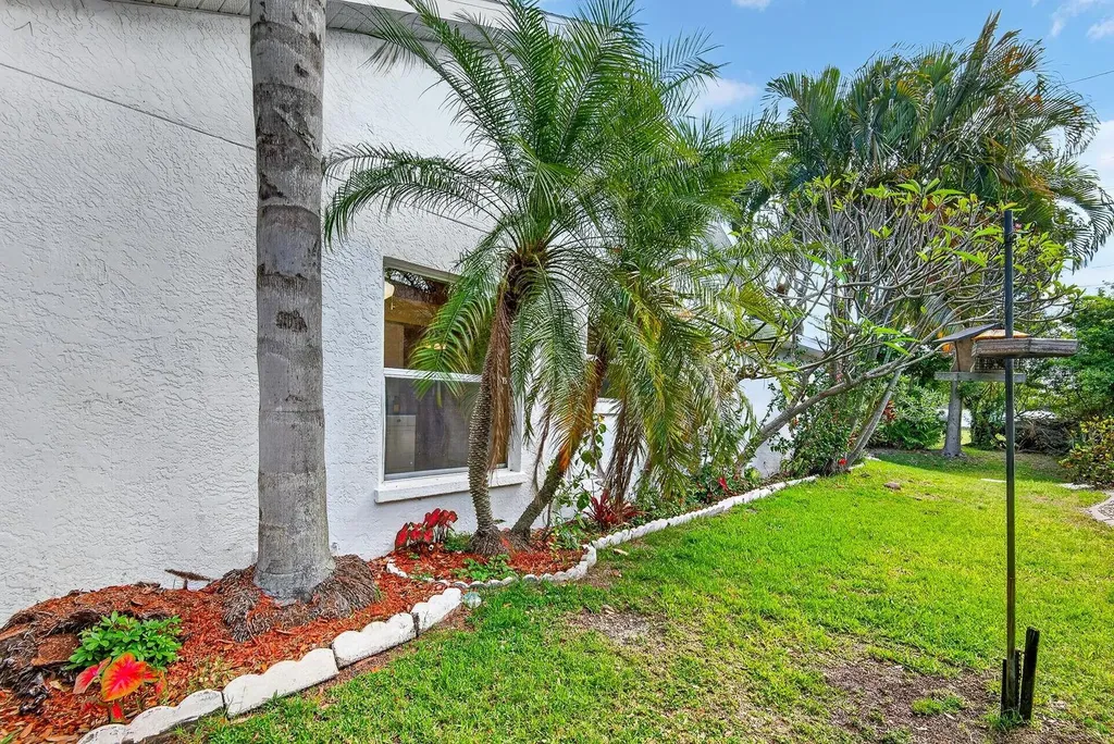 4913 72nd Court E Bradenton FL 34203