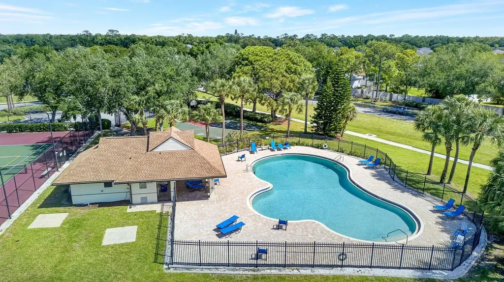 4913 72nd Court E Bradenton FL 34203