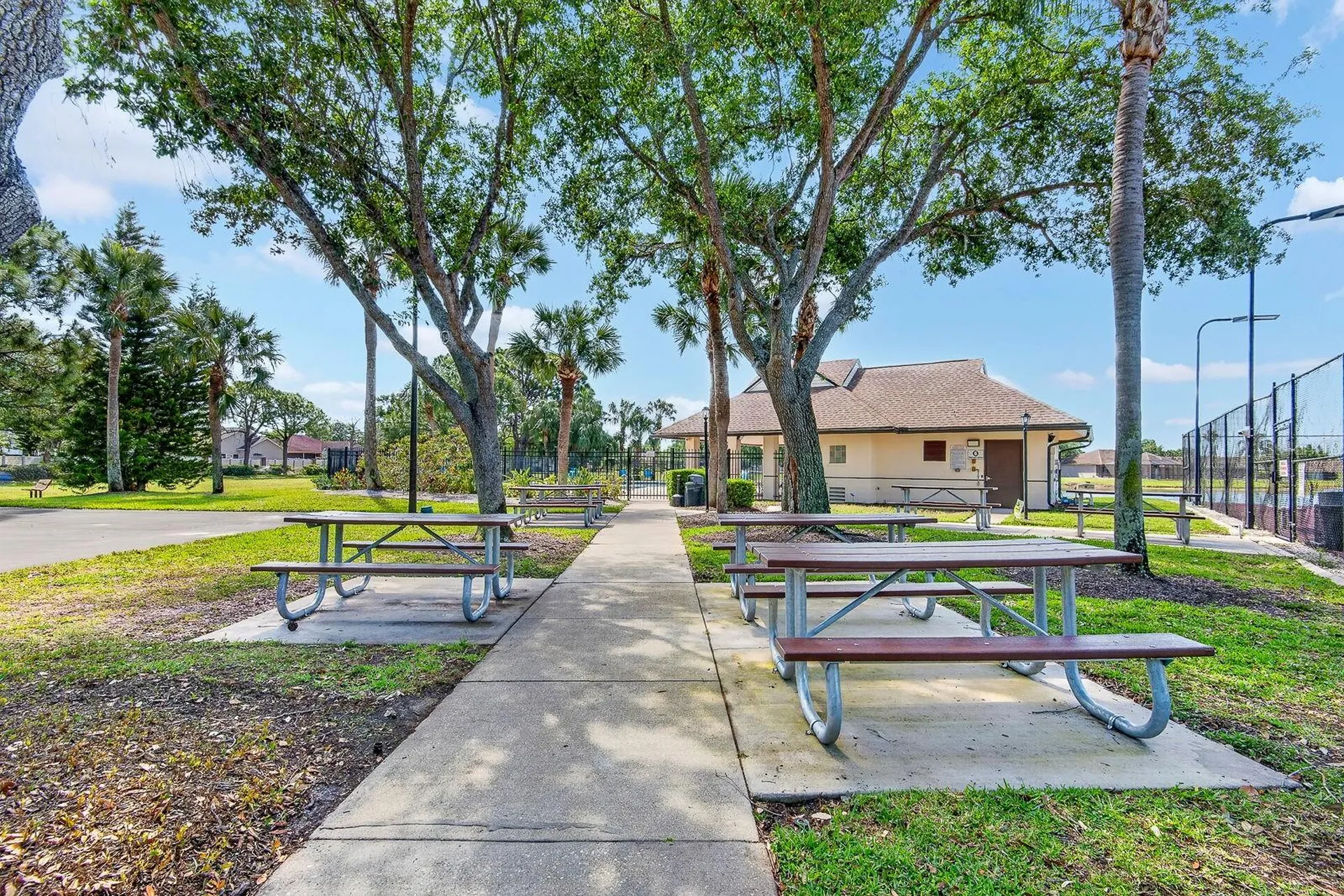 4913 72nd Court E Bradenton FL 34203