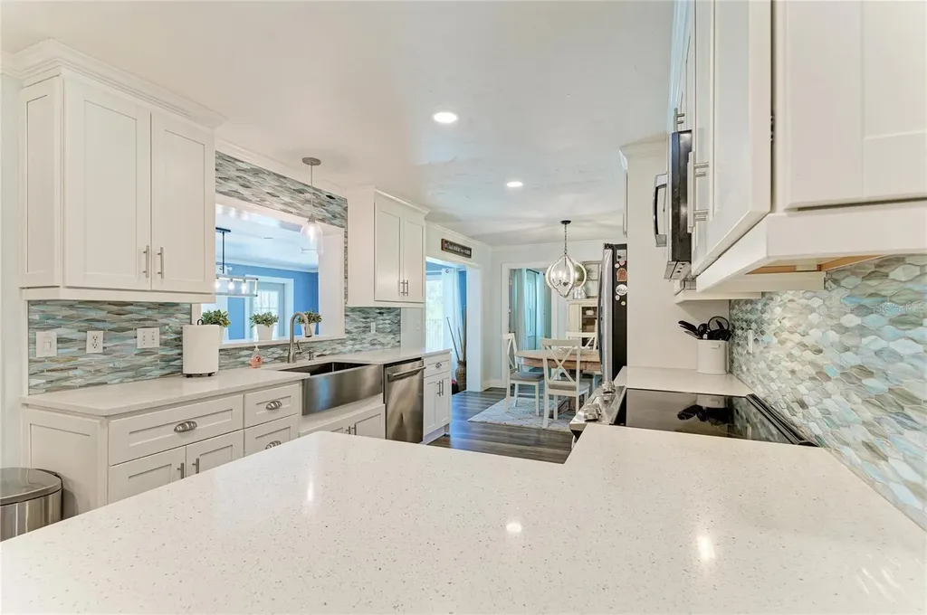 1907 37th Street W Bradenton FL 34205