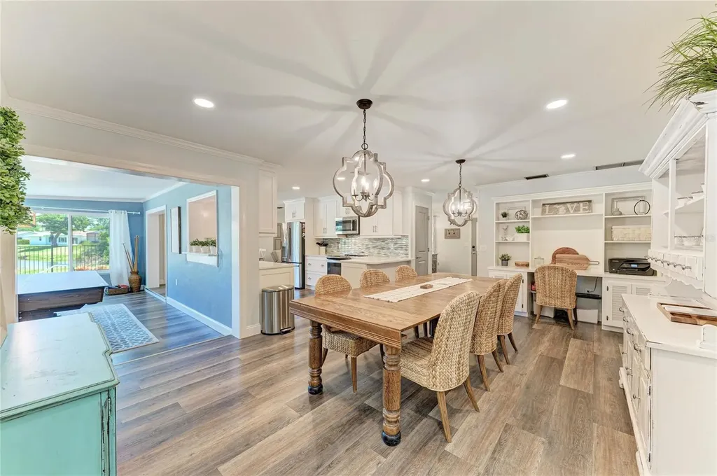 1907 37th Street W Bradenton FL 34205
