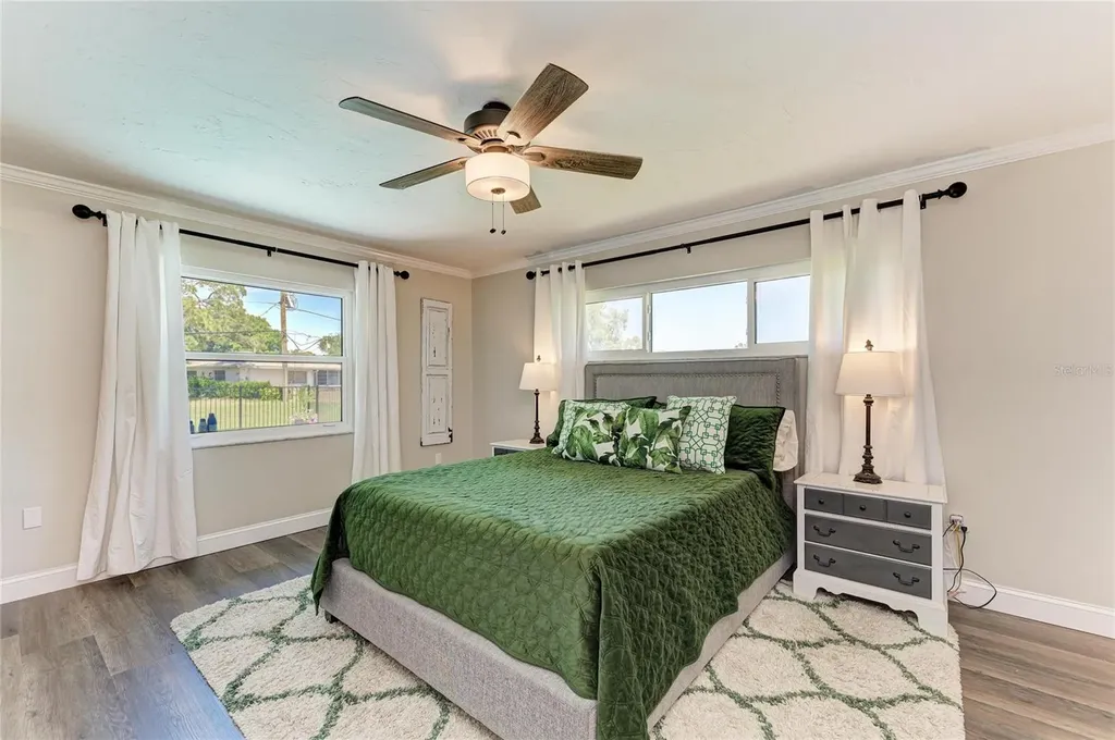 1907 37th Street W Bradenton FL 34205