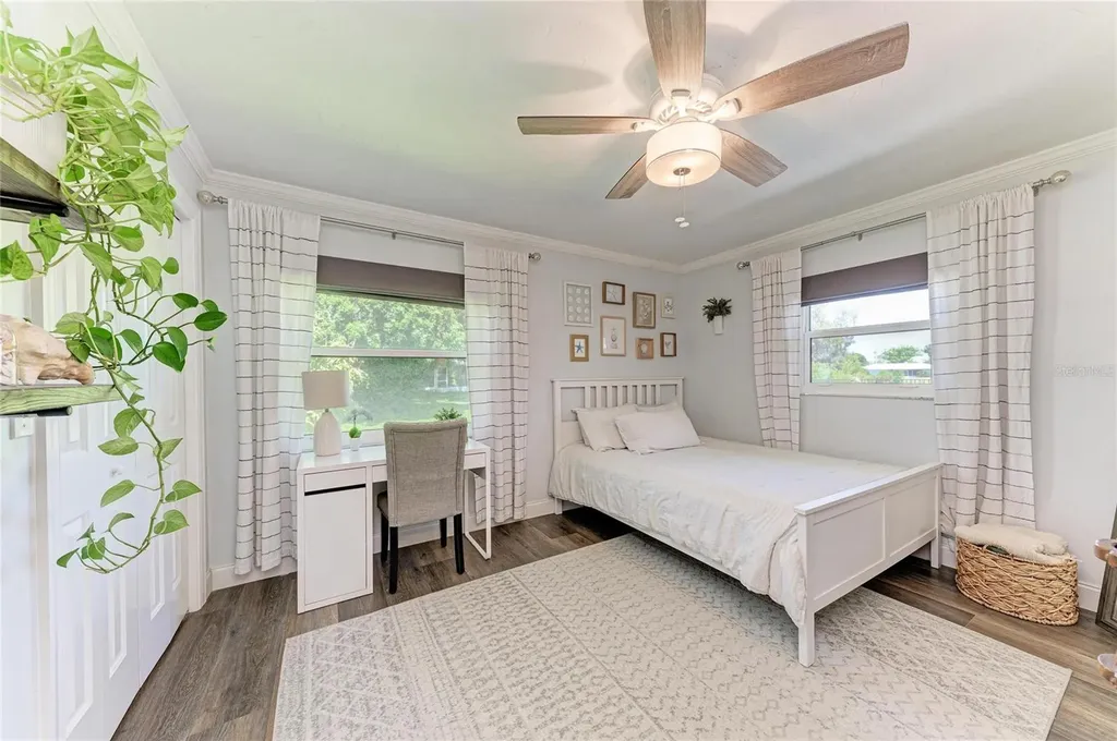 1907 37th Street W Bradenton FL 34205