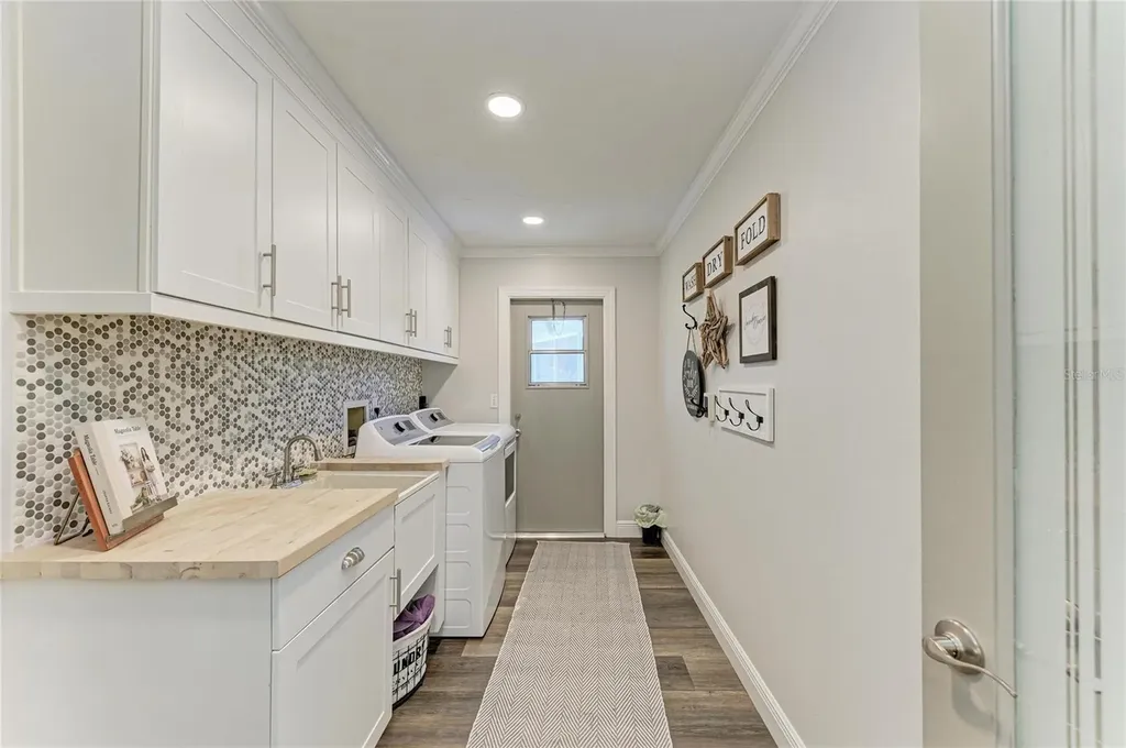 1907 37th Street W Bradenton FL 34205