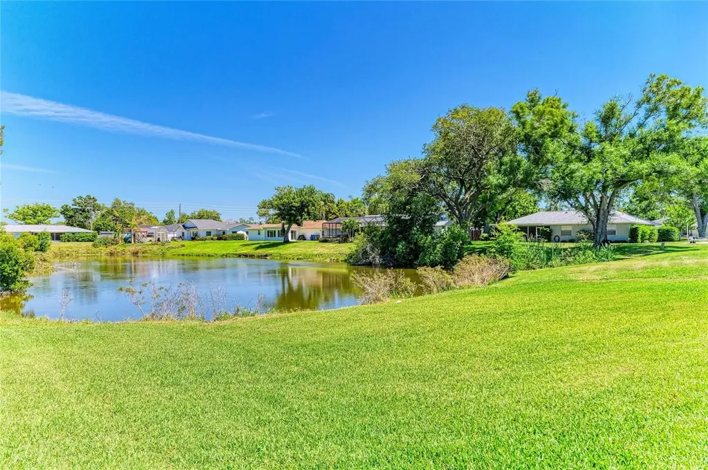 1907 37th Street W Bradenton FL 34205