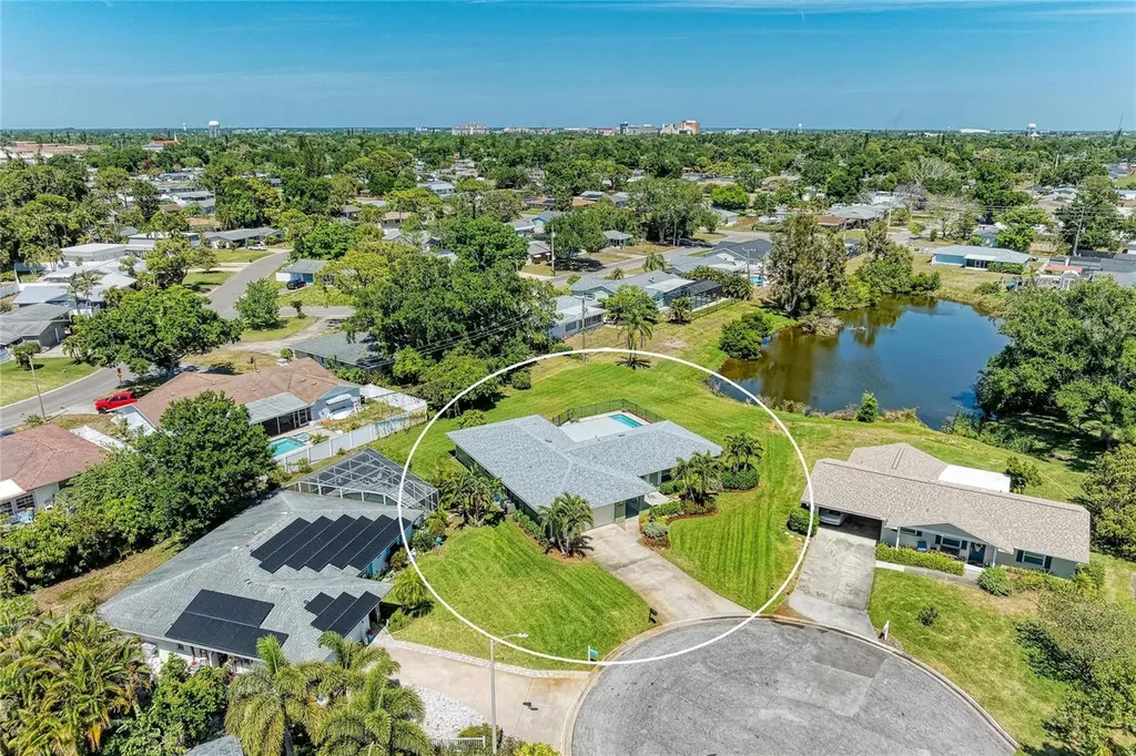 1907 37th Street W Bradenton FL 34205