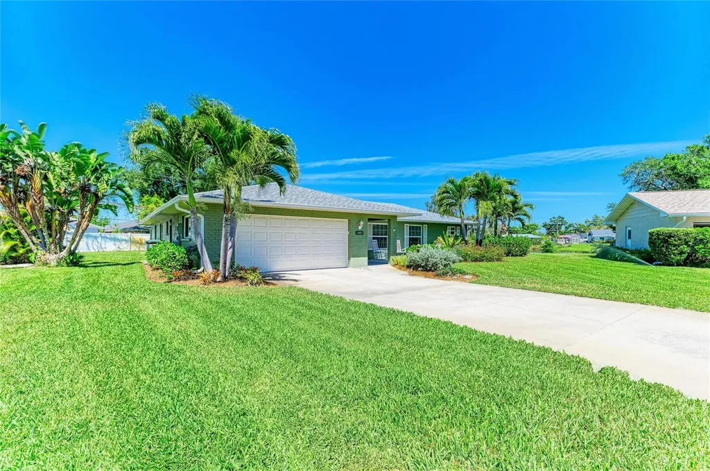 1907 37th Street W Bradenton FL 34205