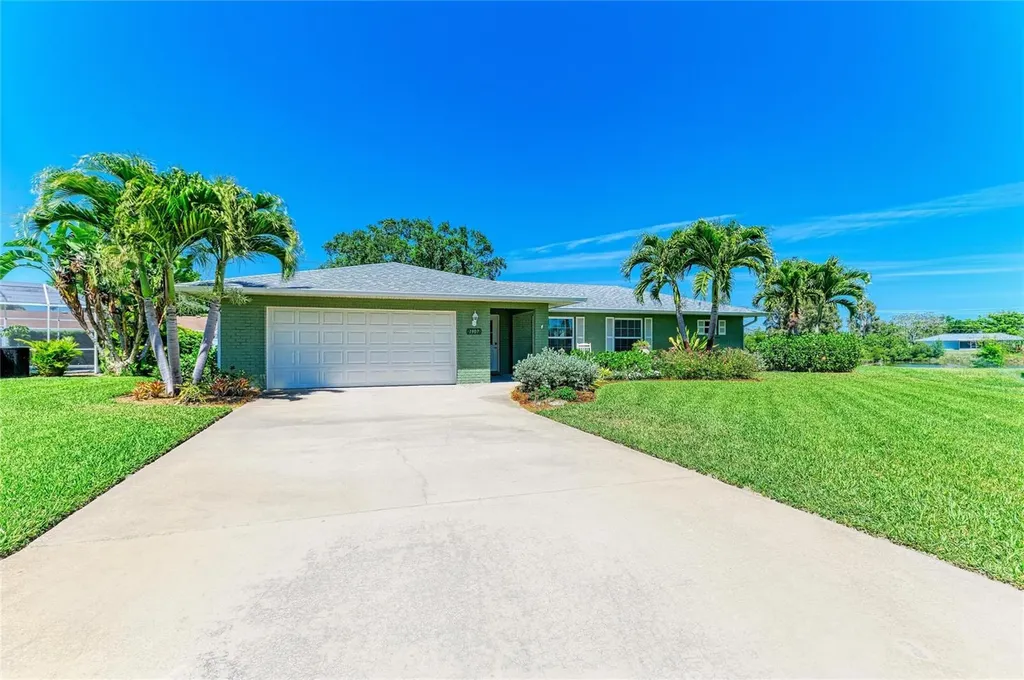 1907 37th Street W Bradenton FL 34205