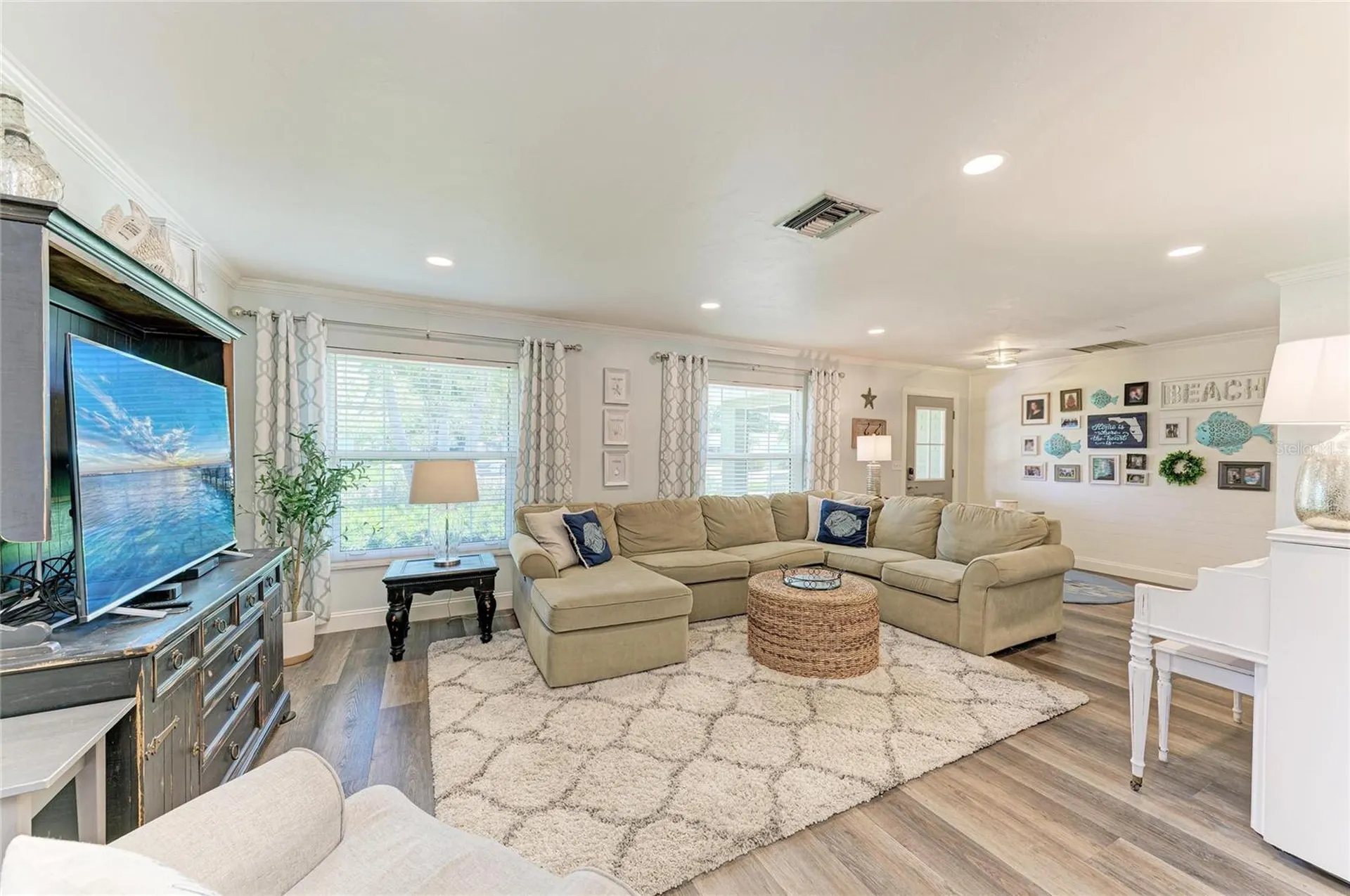 1907 37th Street W Bradenton FL 34205