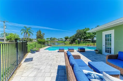 1907 37th Street W Bradenton FL 34205