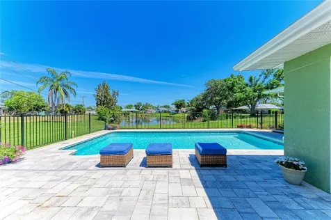 1907 37th Street W Bradenton FL 34205