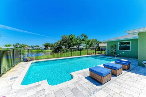1907 37th Street W Bradenton FL 34205