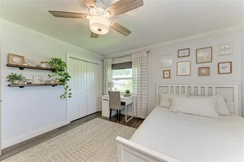 1907 37th Street W Bradenton FL 34205