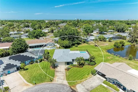 1907 37th Street W Bradenton FL 34205