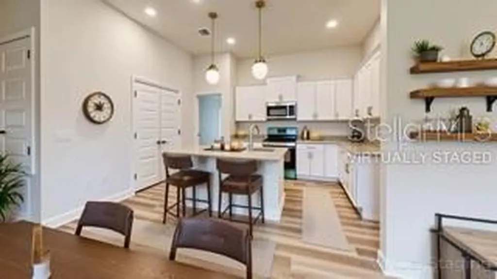 1827 N Roberts Trail Bell FL 32619