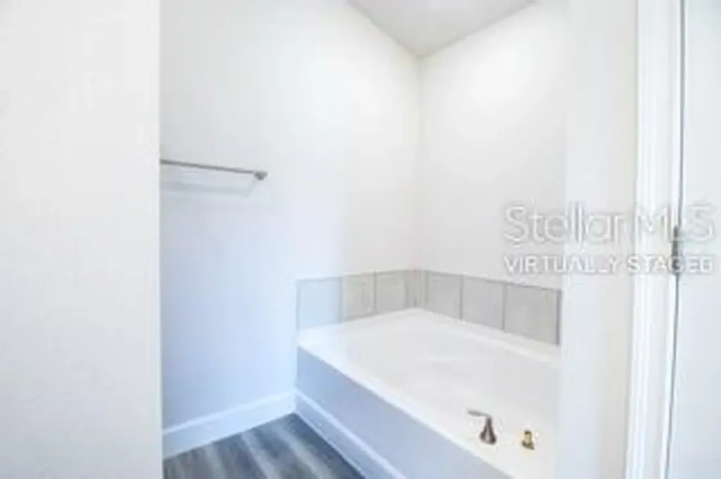 1827 N Roberts Trail Bell FL 32619