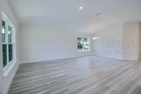 1827 N Roberts Trail Bell FL 32619